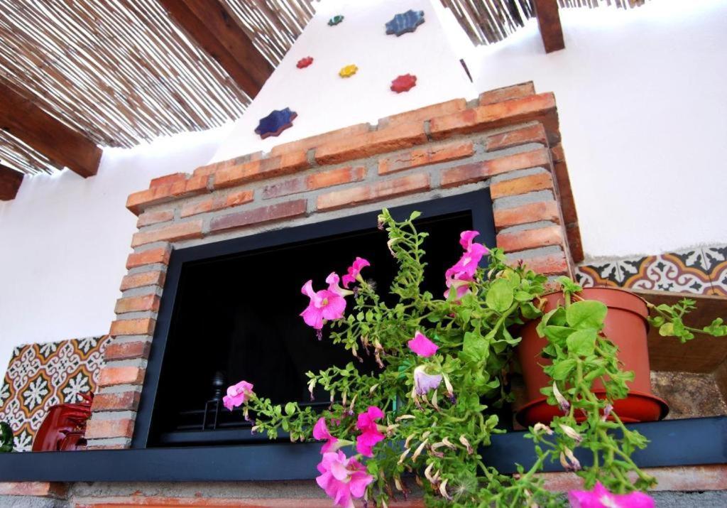Cueva La Ermita Villa กวาดิกซ์ ภายนอก รูปภาพ